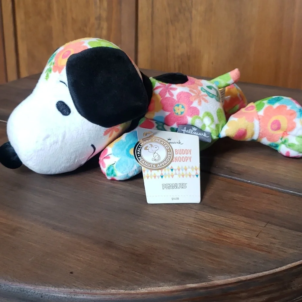 Hallmark nwt peanuts